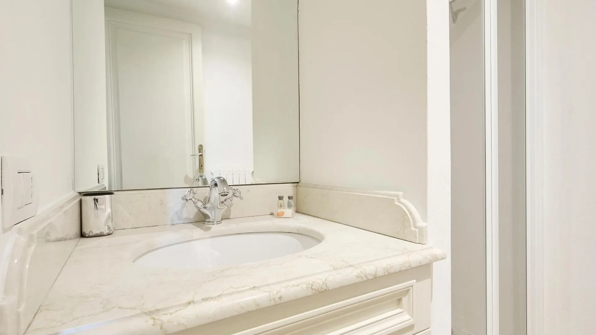 Elegante Quadrilocale Conciliazione - Mirable Pm Apartment Milan 0*,