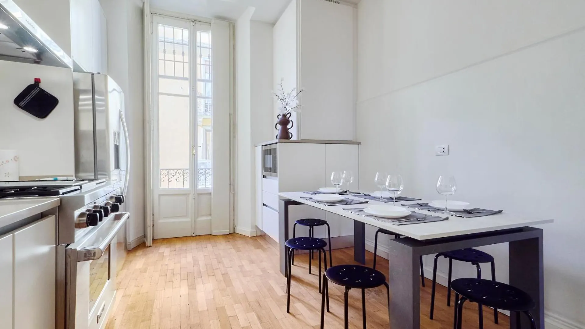 Elegante Quadrilocale Conciliazione - Mirable Pm Apartment Milan